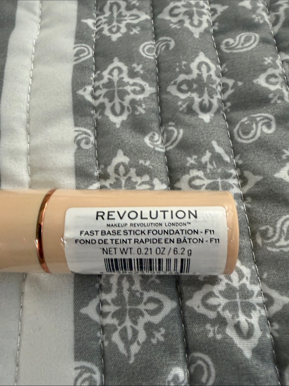 New Revolution Fast Base Stick Foundation -  F3 - Picture 4 of 4